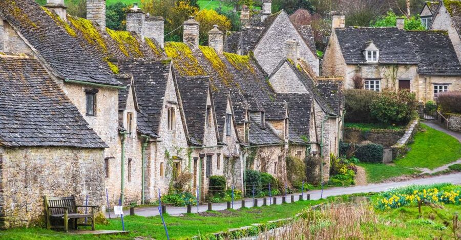 From London: Full-Day Cotswolds Small-Group Tour - Meeting at Urban Baristas near South Kensington, then Into the Air-Conditioned Minibus