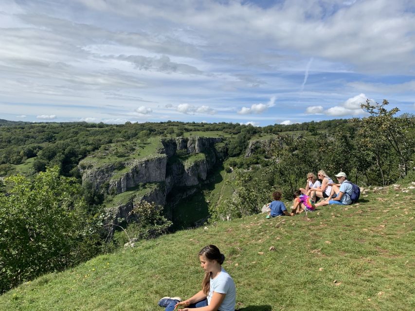 From London: Glastonbury and Cheddar Gorge Guided Day Trip - London morning to Wells and then Glastonbury Tor