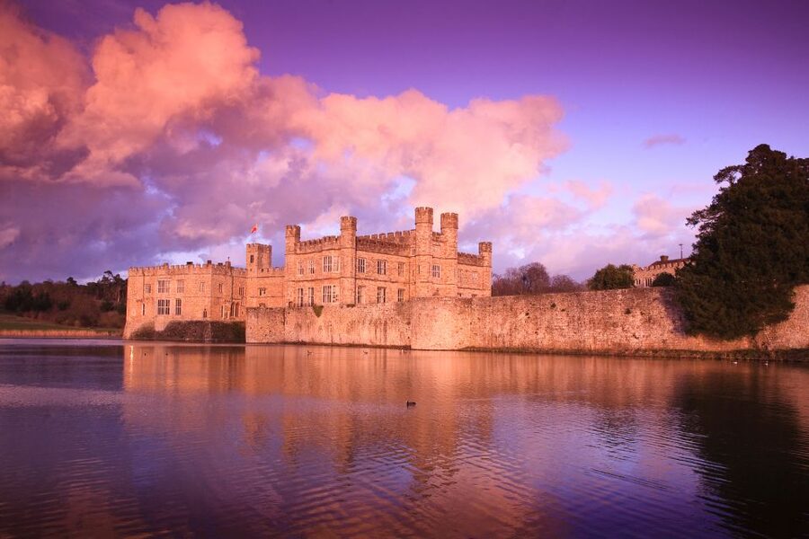 From London: Leeds Castle, Canterbury, Dover and Greenwich - Leeds Castle on the islands of King Henry’s England