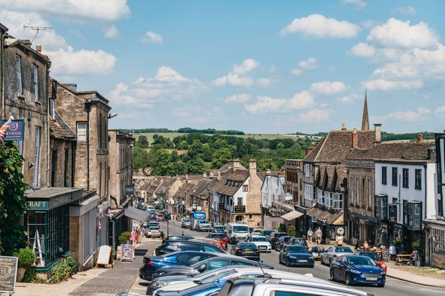 From London: Small Group Cotswolds Villages Tour - Bibury and the weavers’ cottages: iconic scenes with tight timing