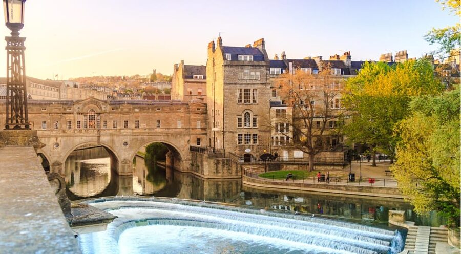 From London: Small Group Stonehenge, Bath & Cotswolds Tour - A one-day loop through Stonehenge, Bath, and Castle Combe