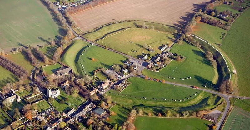 From London: Stonehenge & The Stone Circles of Avebury Tour - Stonehenge and Avebury in one long day, and why it works