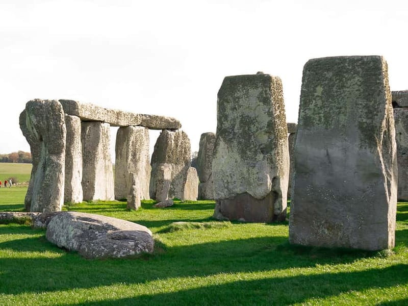 From London: Stonehenge & Windsor Castle Tour with Tickets - Windsor Castle guided walkthrough: Grand State Apartments in a working palace