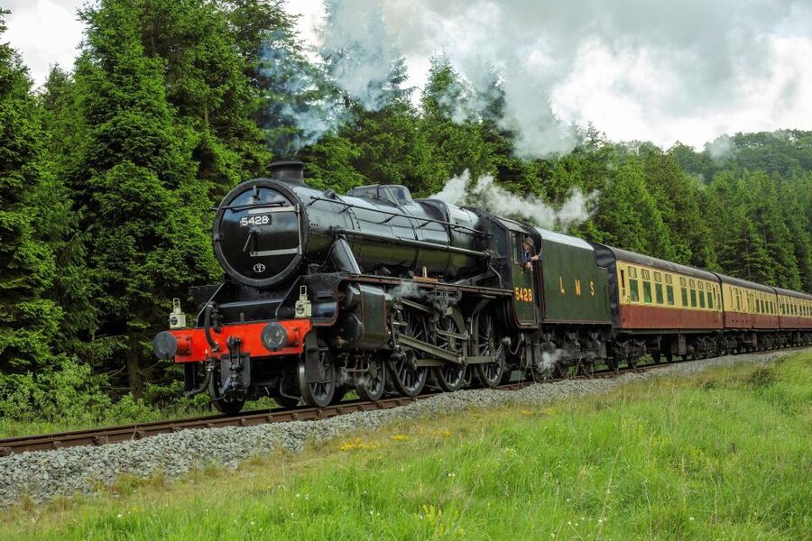 From London: The North York Moors with Steam Train to Whitby - From London at 6:15 to York: the part you should plan for
