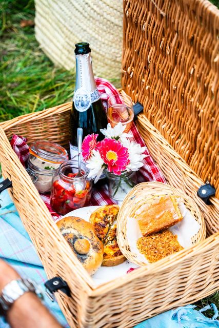From London: Vintage Bus Wine Tour with Return Train Tickets - Second Vineyard and Estate Time: Tasting, Free Time, and Shopping