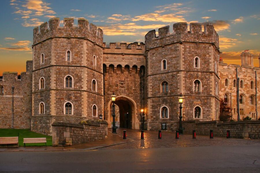 From London: Windsor Castle Royal Afternoon Sightseeing Tour - Queen Mary’s Dolls’ House: the miniature stop that actually delivers