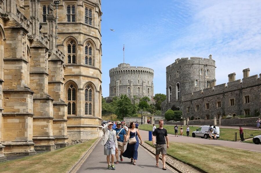 From London: Windsor Castle Royal Afternoon Sightseeing Tour - Windsor Castle State Apartments: your must-see royal rooms