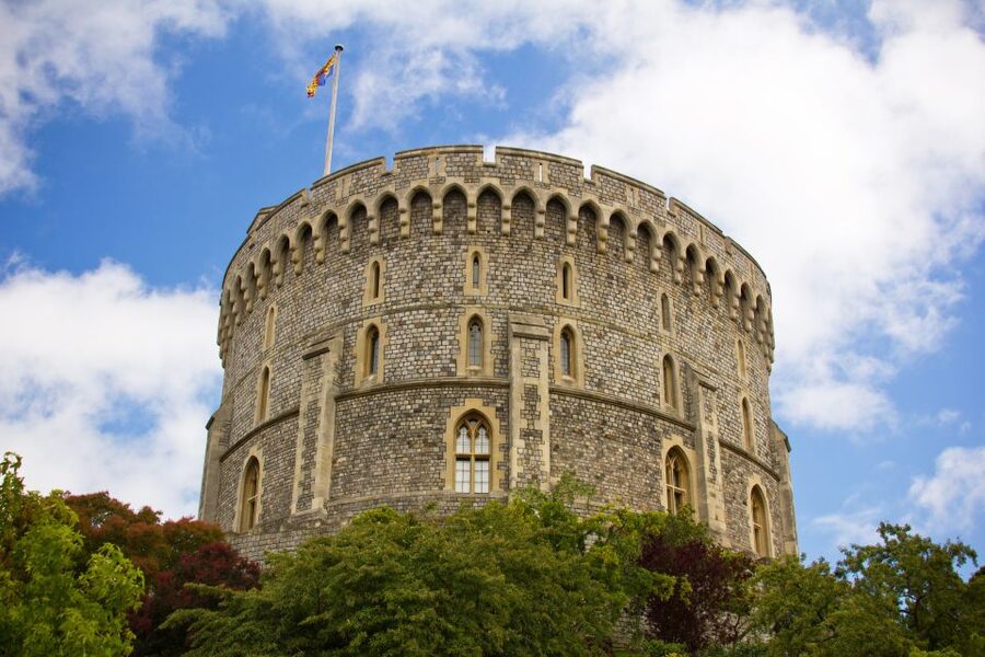 From London: Windsor, Stonehenge, & Salisbury Cathedral Trip - Golden Tours From London: What the Day Feels Like From the Start