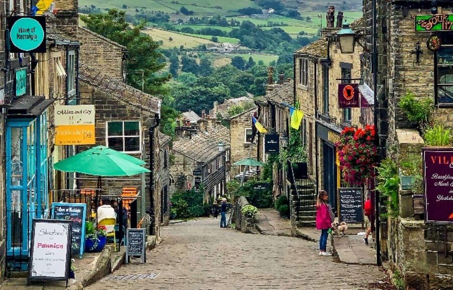 From Manchester: Dales and Brontë Country Small Group Tour - Grassington and the market-town break you’ll appreciate more than you expect