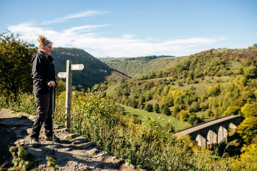 From Manchester: Derbyshire and Peak District Day Trip - Transportation, group size, and the pace of your day