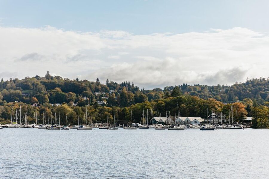 From Manchester: Lake District Bus Tour & Windermere Cruise - The Guides Make or Break It: Why Personality Matters on This Route