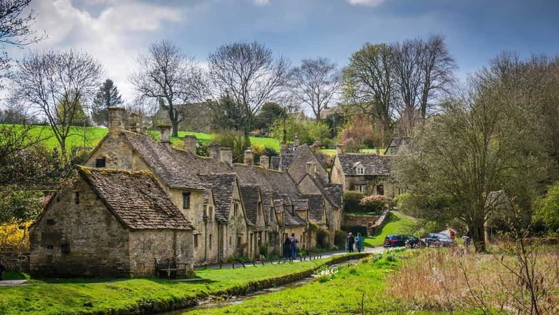 From Oxford: Cotswolds Half-Day Tour - The guides: what their style is like in the real world