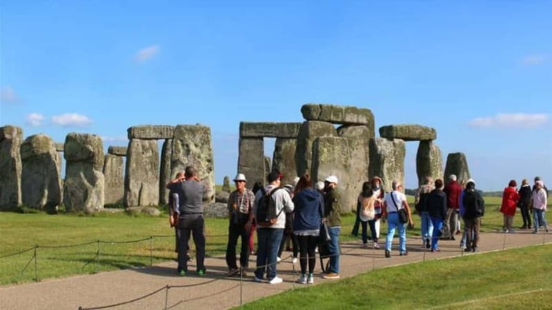 From Oxford: Stonehenge and Bath Small-Group Tour - Morning transfer from Oxford, and why the small-group size matters