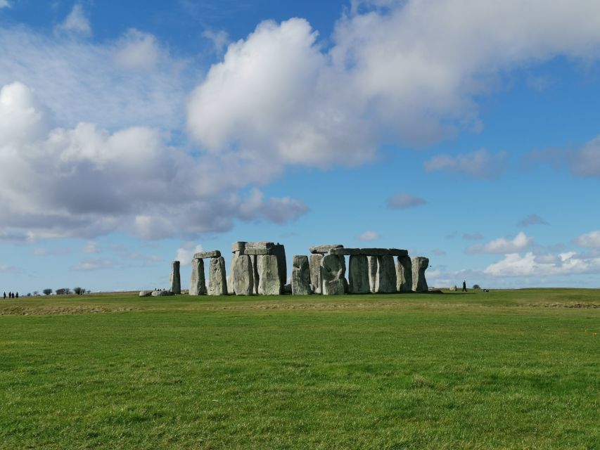 From Southampton: Stonehenge and Bath Guided Day Trip - Stonehenge with a local guide: ancient beliefs and a still-mysterious purpose