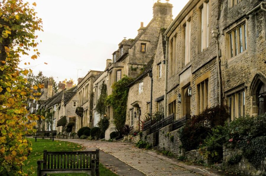 From Stratford-on-Avon/Moreton-in-Marsh: Secret Cotswolds - Broadway Lunch Time and the Views People Want