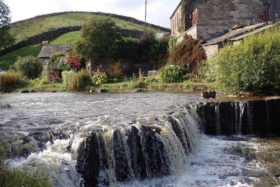 From York: Full-Day Yorkshire Dales Tour - Coach comfort, timing, and what to pack for an 8.5-hour day