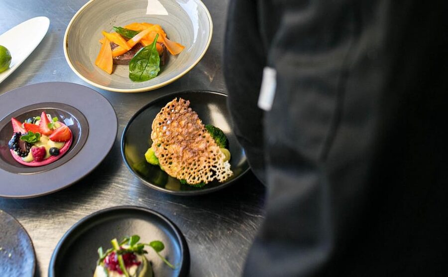 Gastronomic 6-course fine-dining dinner on Luxury London Bus - Should you book this luxury bus dinner?