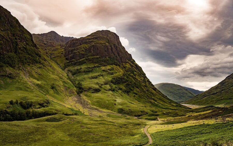 Glasgow: 2-Day Eilean Donan, Loch Ness & Glenfinnan Tour - Glencoe and Glenfinnan Viaduct: Movie Views With a History Thread