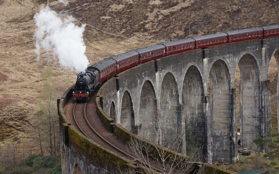 Glasgow: 2-Day Eilean Donan, Loch Ness & Glenfinnan Tour - Eilean Donan Castle and Loch Ness: Castle Shore Views and Nessie Hunting