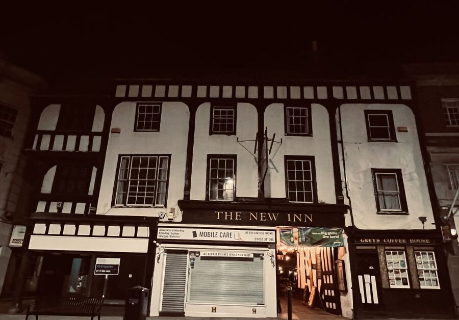 Gloucester: Ghost-Themed Guided Walking Tour - How the paranormal storytelling works on this walk