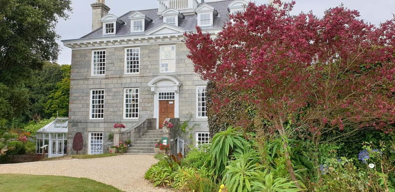 Guernsey: Half-Day Island Shore Excursion Tour - Comfort and reliability: the two things to plan for