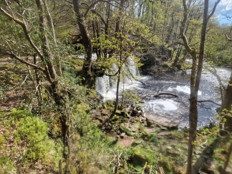 Guided Breacon Beacons 4 waterfalls in day hike from Cardiff - Sgwd Clun-Gwyn and Sgwd Isaf Clun-Gwyn: the geology and the dramatic drop