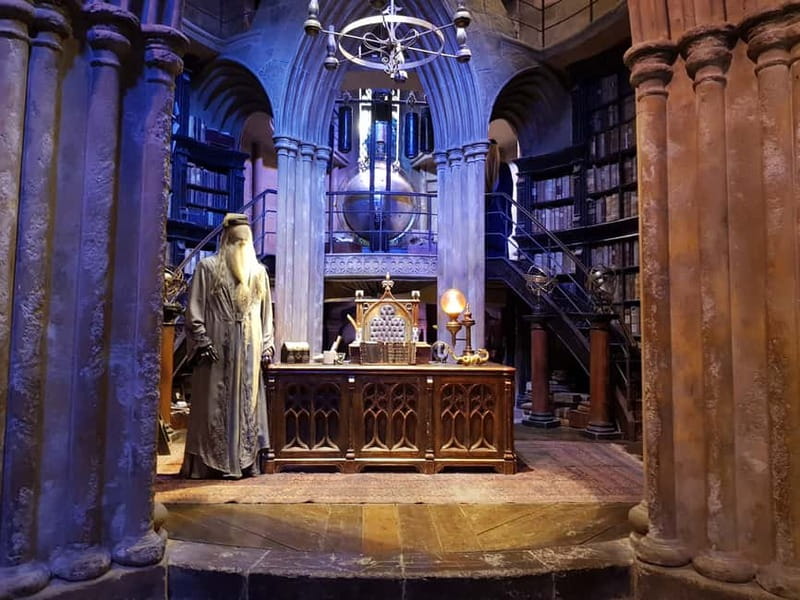 Harry Potter Studio Ticket & Tour of London Film Locations - Leicester Square to wizarding streets: how the day is set up
