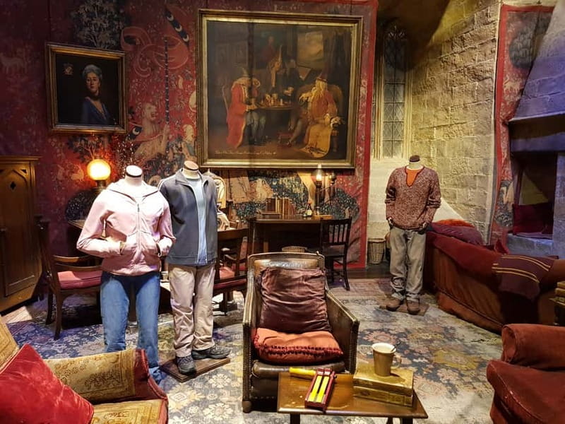 Harry Potter Studio Ticket & Tour of London Film Locations - Food, shops, and that butterbeer moment