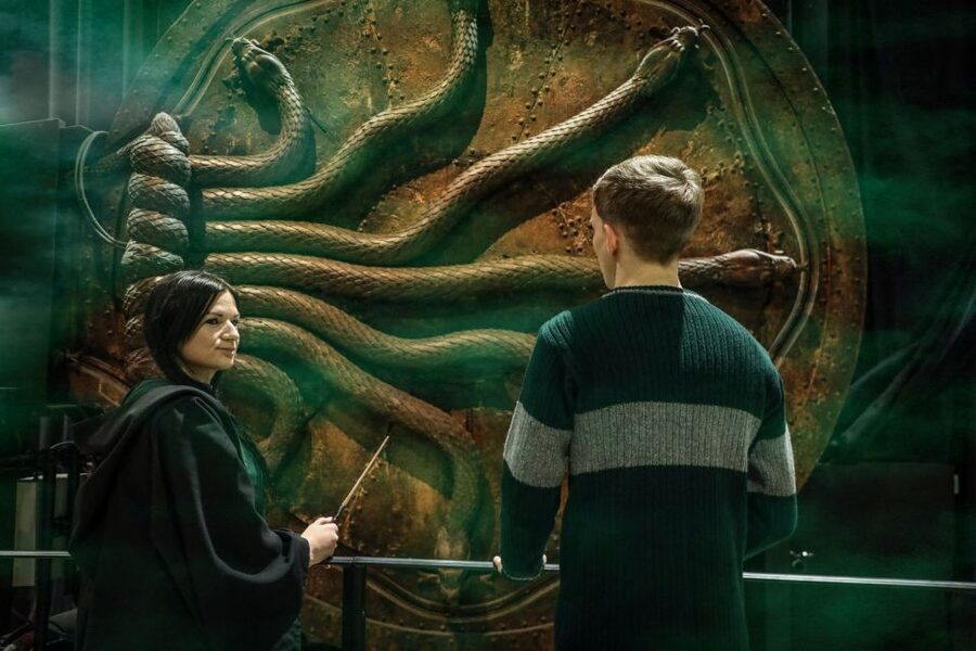Harry Potter: Warner Bros. Studio Tour from King's Cross - Catching the Warner Bros. bus at King’s Cross