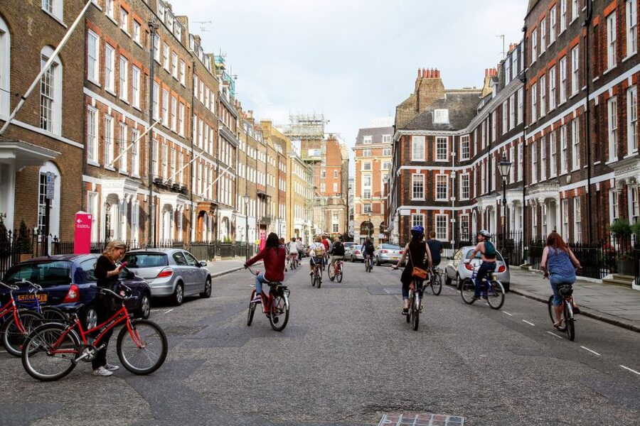 Highlights of Royal London Bike Tour (3 Hours) - Breaks and water stops that keep the ride from dragging