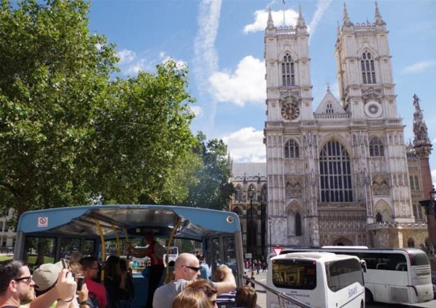 Hop-on Hop-off London Bus Tour & Westminster Abbey - How the Golden Tours bus fits Westminster Abbey into your day