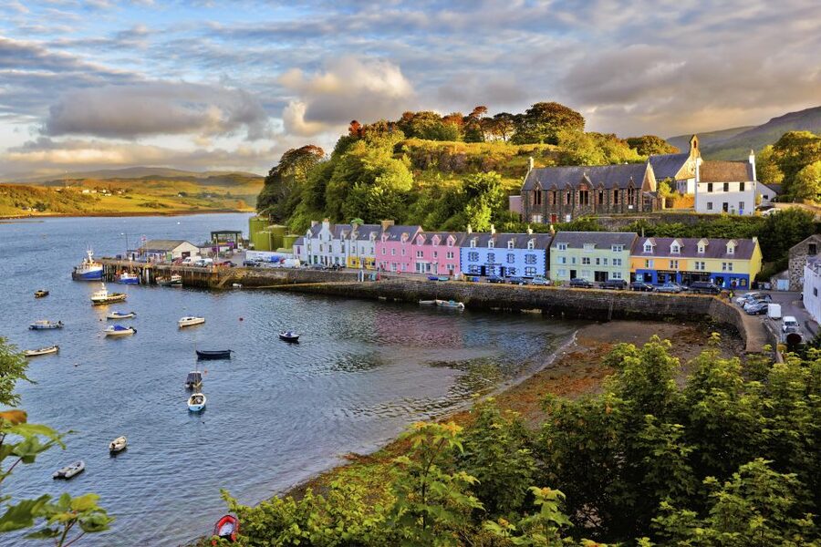 Inverness: 2-day Isle of Skye, Fairy Pools & Castles Tour - Quiraing, Kilt Rock, Lealt Falls, Old Man of Storr, Portree overnight