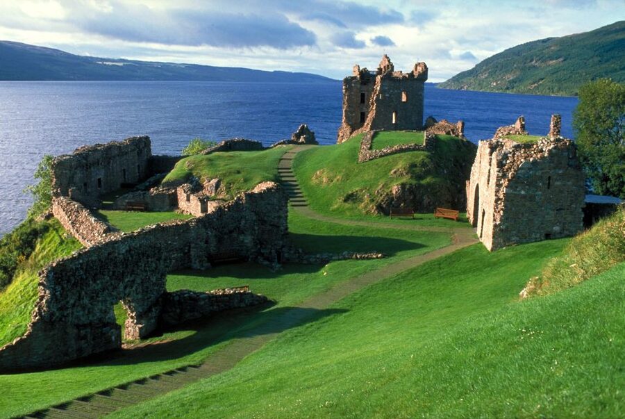 Inverness: Loch Ness Cruise, Castle, and Outlander Tour - Culloden Battlefield: The Outlander Story’s Real-World Center
