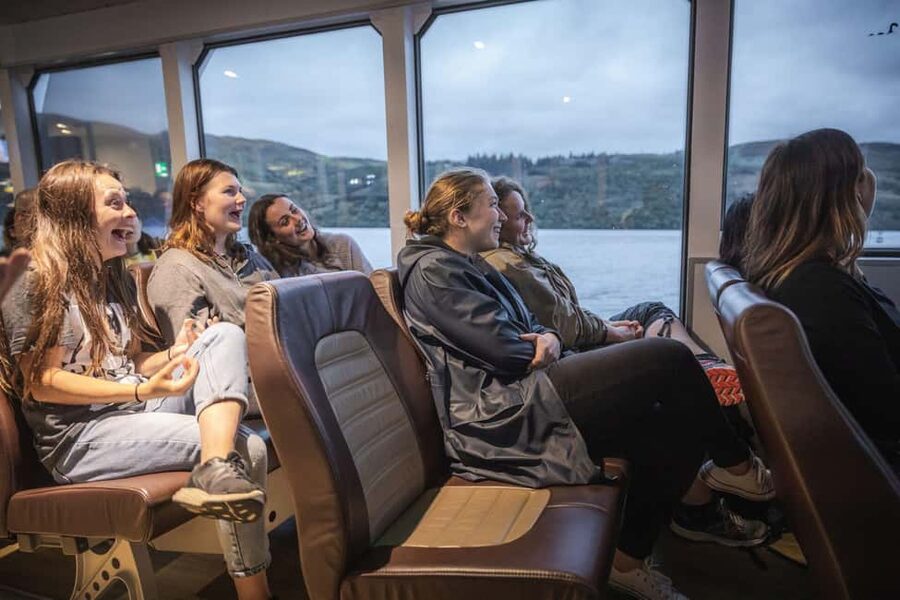 Inverness: Loch Ness, Outlander & Whisky Distillery - Loch Ness Cruise and Urquhart Castle Ruins Close Together