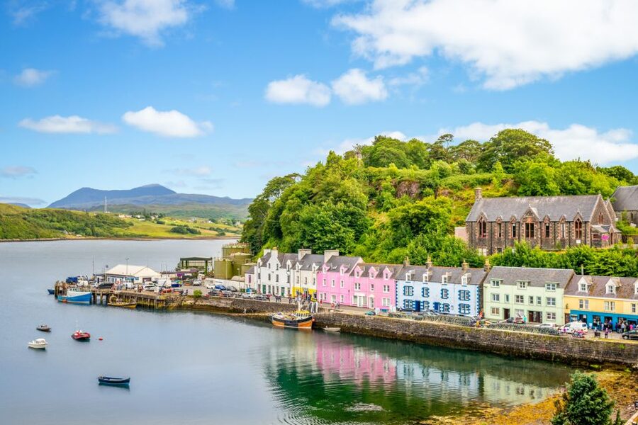 Inverness: Loch Ness, Skye, & Eilean Donan Castle Tour - Glen Moriston, Glen Shiel, and the 5 Sisters Mountain Views