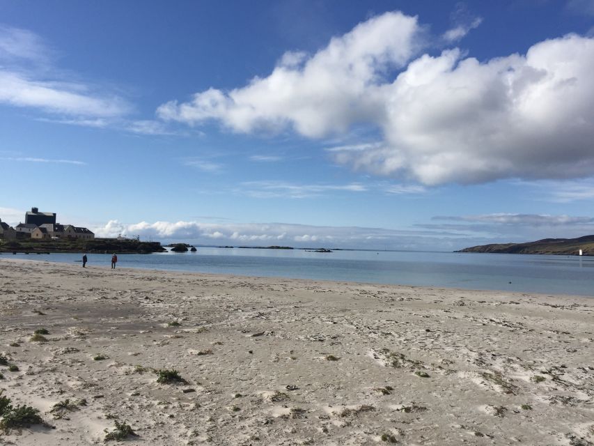 Islay: 4-Day Whisky Tour from Edinburgh - Bunnahabhain cask tasting and arriving in Bowmore