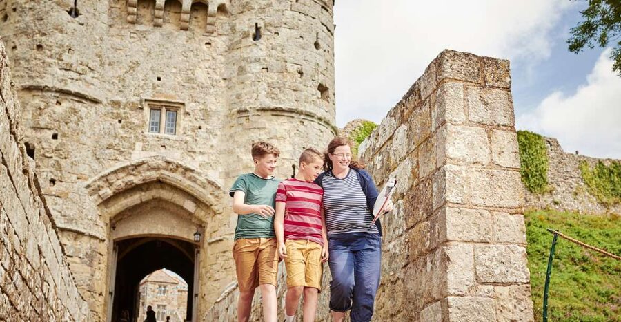 Isle of Wight: Carisbrooke Castle Entry Ticket - Starting at the main entrance and planning your day