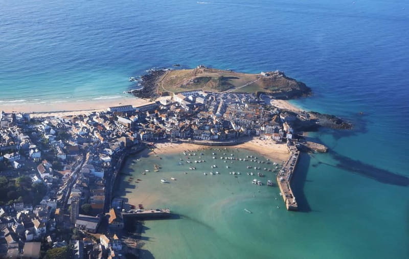 Isle of Wight: Helicopter Pleasure Flight - Small Group Size and Pilot Commentary: Why It Feels Personal