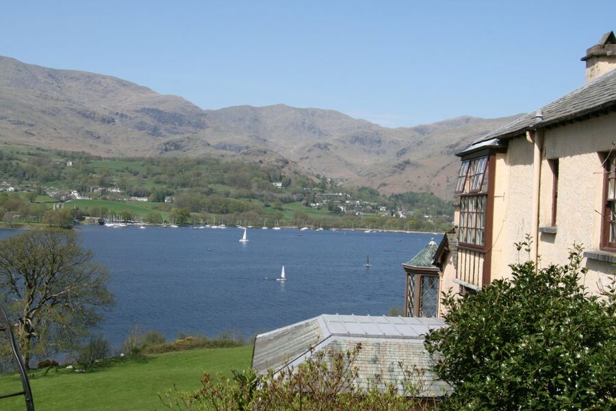 Lake District: Langdale Valley and Coniston Half-Day Tour - Little Langdale and the Langdale Pikes from the right perspective