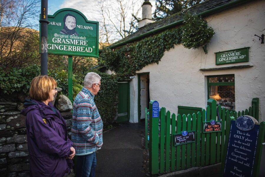 Lake District: Six Lakes Morning Tour from Windermere - Grasmere village time for Wordsworth and gingerbread