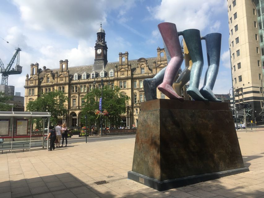 Leeds: 2-Hour Highlights Walking Tour - Meeting at City Square and starting with a Blue Badge guide