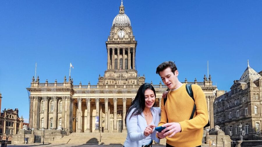 Leeds: City Walking Tour & Exploration Game - Leeds at street level: arcades, art, and the owl hunt
