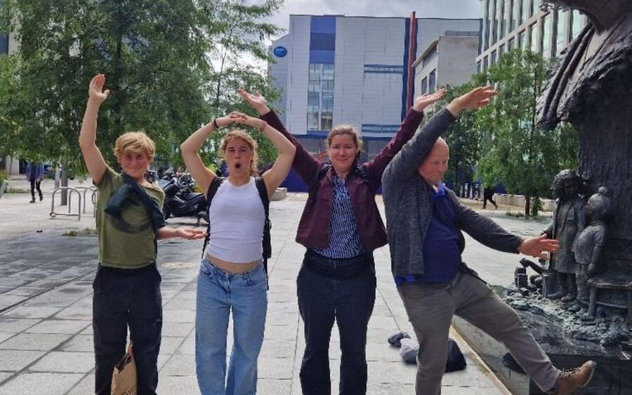 Leeds: City Walking Tour & Exploration Game - What attractions are included, and what you pay for yourself