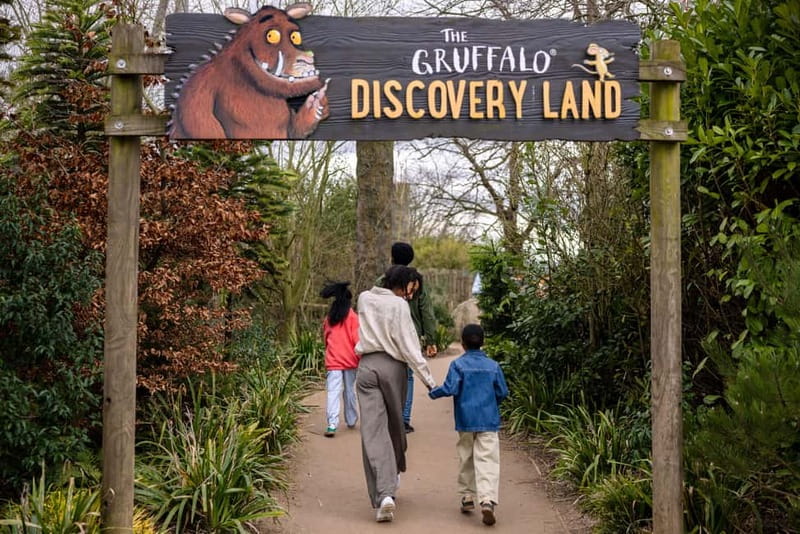 Leicestershire: Twycross Zoo Entry Ticket - Practical Tips for Timing, Rainy Paths, and Busy Parking