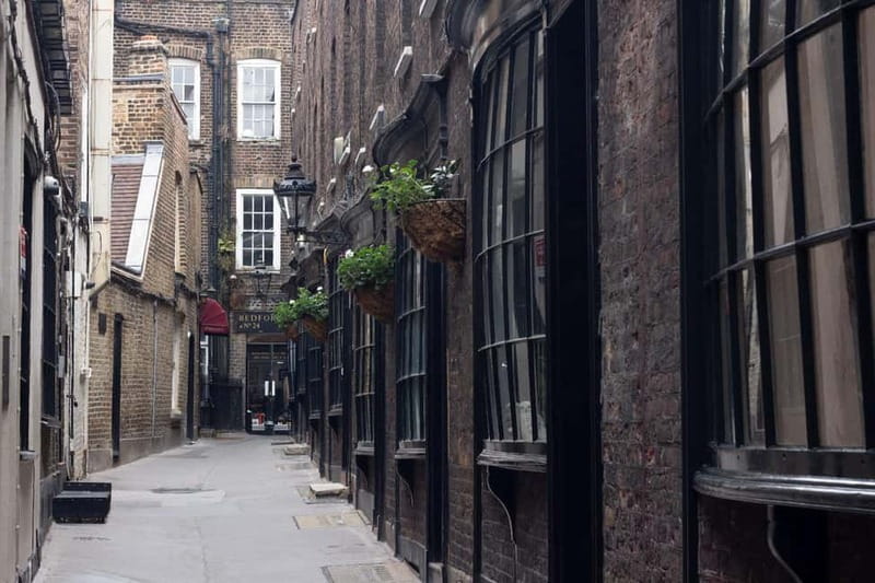 Lights, Camera, London! Movie Locations Walking Tour - Blackfriar and St Paul’s: short stops with big visual payoff