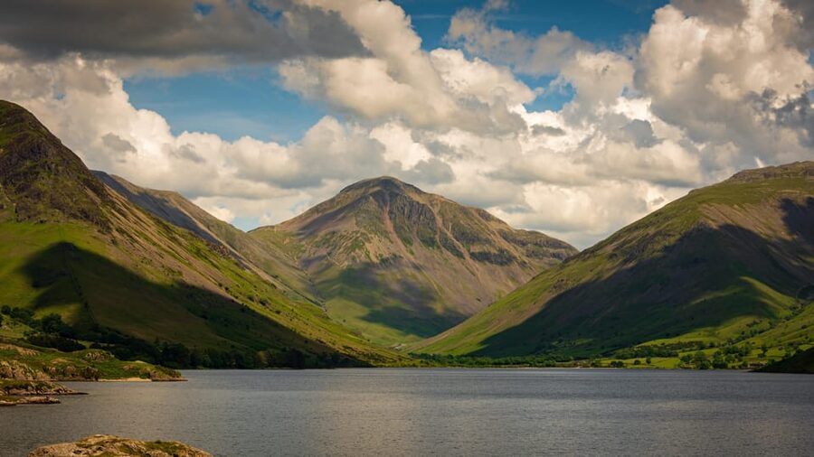 Literary Lake District: Online Road Trip Travel Guide - Keswick, Buttermere, Cockermouth, and Catbells for a hiking-ready day