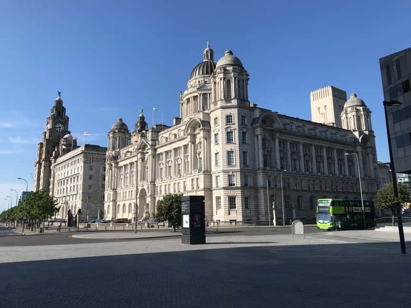 Liverpool: 1-Hour Guided Tour along the Waterfront - Titanic Memorial and the Three Graces: the waterfront postcard that means more