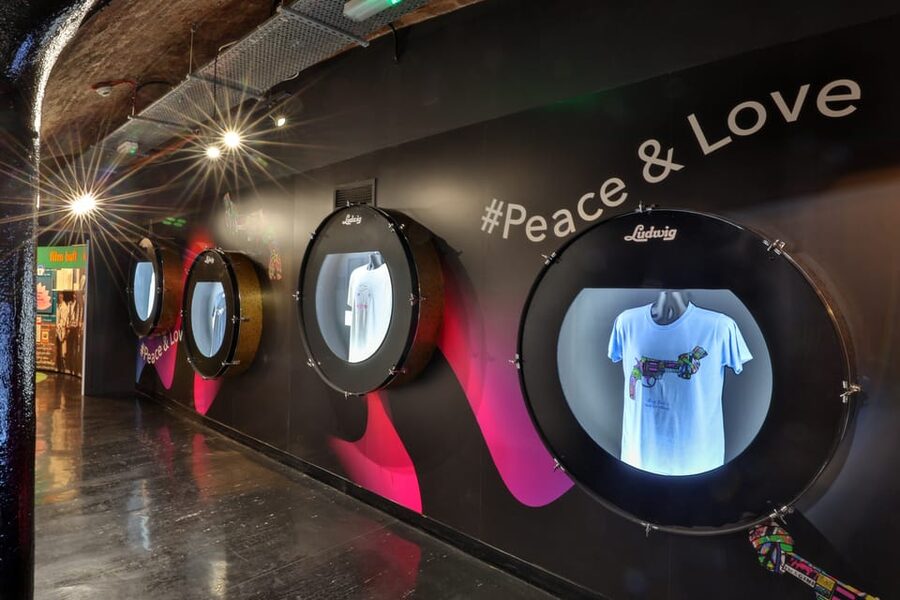 Liverpool and The Beatles Day Tour from London - The unescorted reality after the bus: free time and Mathew Street logistics