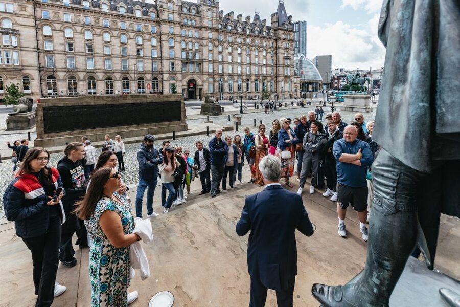 Liverpool: Official Peaky Blinders Coach Tour of Merseyside - The 4-hour Merseyside route: Wirral, Port Ellesmere, and the River Mersey