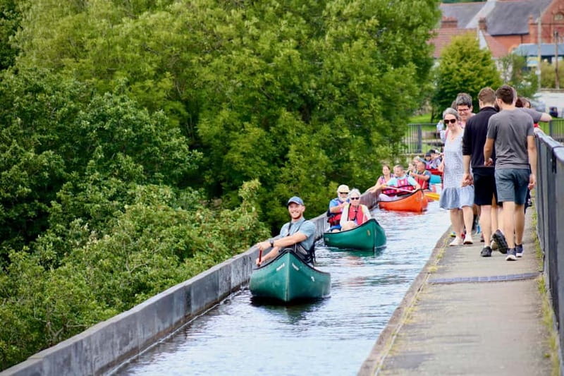 Llangollen: Aqueduct Canoe Tour Adventure - A canal tour that makes engineering feel personal